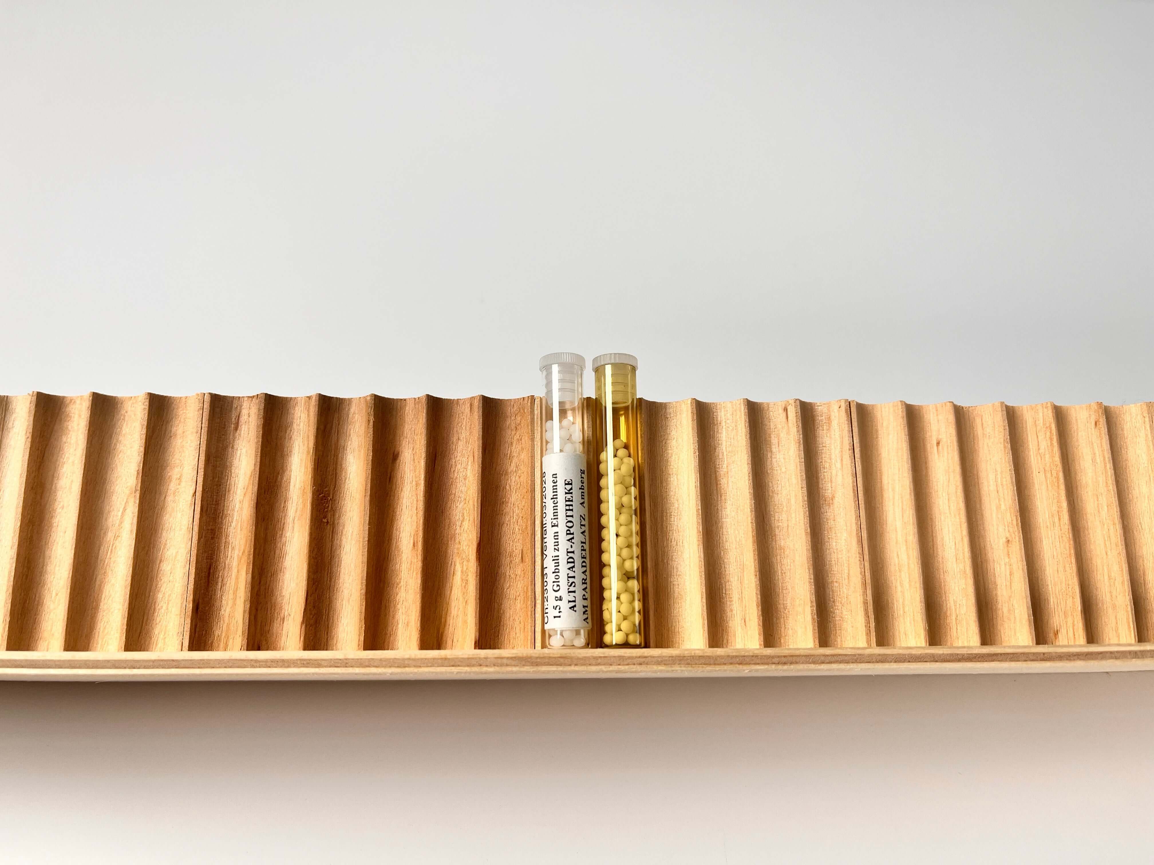 Fachboden für Rollrandgläser d=10 mm für unsere Vitrine und Vitrine klein - Faller kreativ